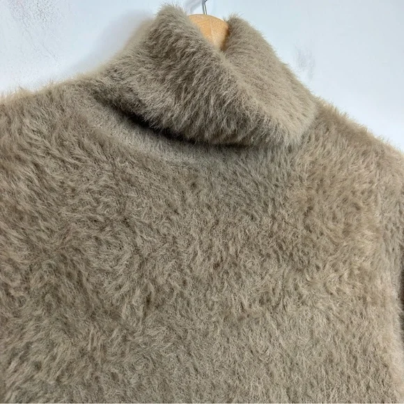 Zara Faux Fur Turtleneck Sweater Tan 4219/101 - Picture 2 of 6